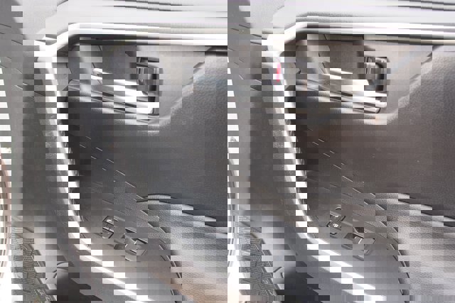 Used 2019 Toyota RAV4 XLE Premium image 12