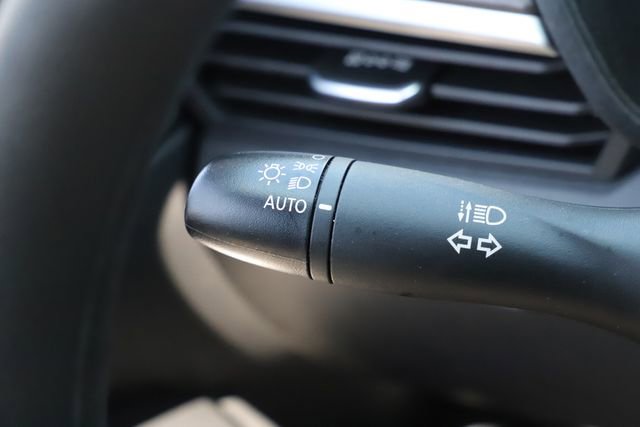 Used 2025 Nissan Altima 2.5 SV FWD image 32