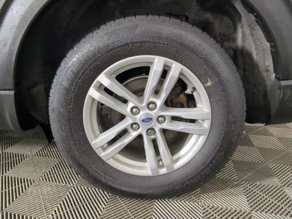 Certified 2022 Ford Explorer XLT w/ Equipment Group 202A image 10