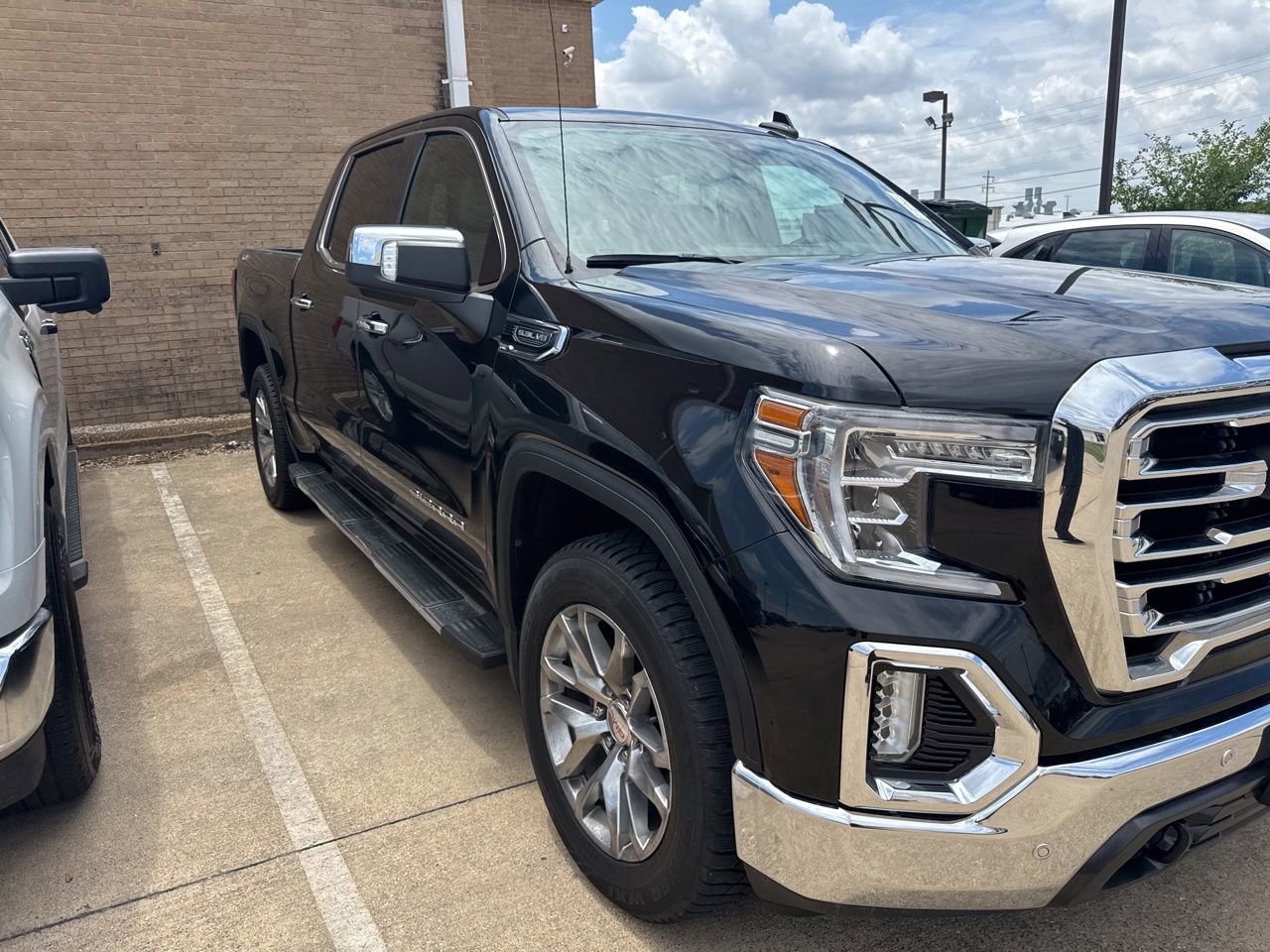 Used 2019 GMC Sierra 1500 SLT w/ SLT Premium Plus Package AWD/4WD image 3