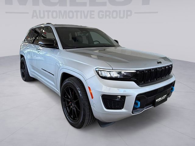 Used 2023 Jeep Grand Cherokee Overland w/ Advanced Protech Group III AWD/4WD image 7