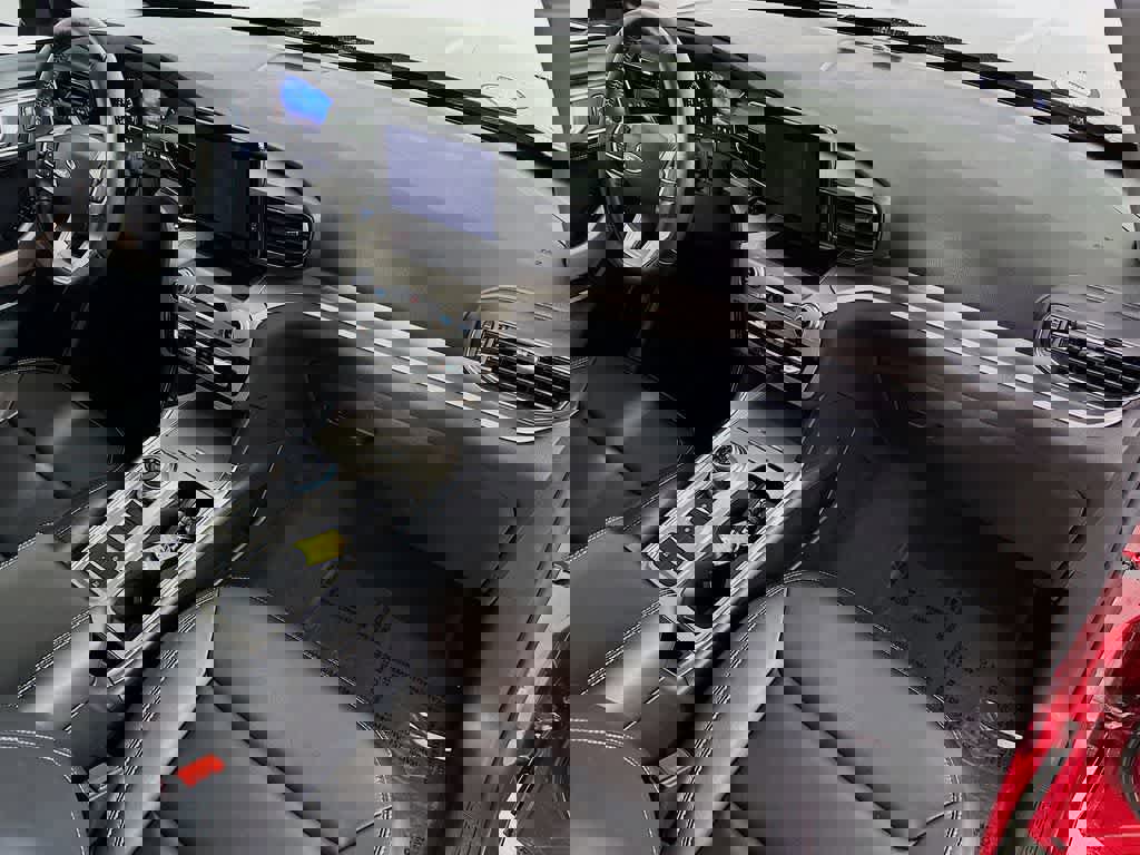 Certified 2022 Ford Explorer XLT w/ Equipment Group 202A image 33