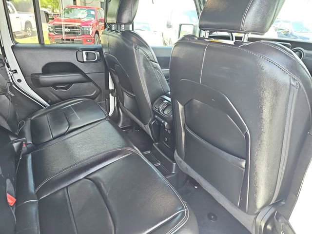Used 2022 Jeep Wrangler Unlimited Sahara w/ Cold Weather Group AWD/4WD image 11