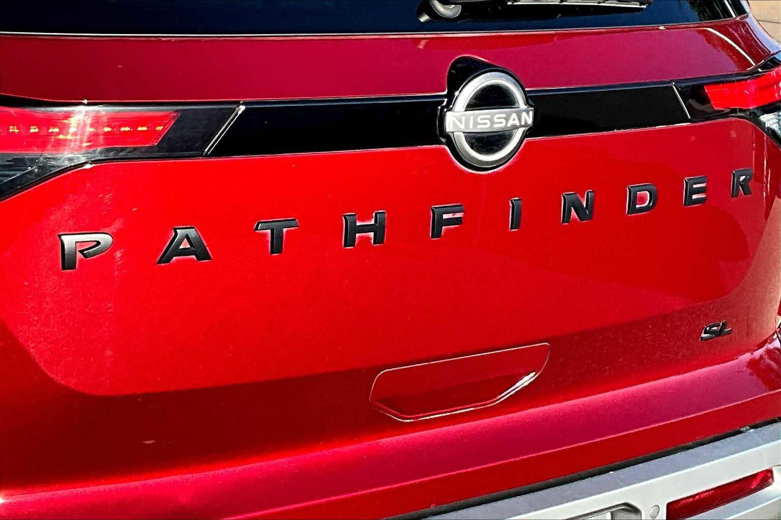 Used 2023 Nissan Pathfinder SL w/ SL Premium Package image 30