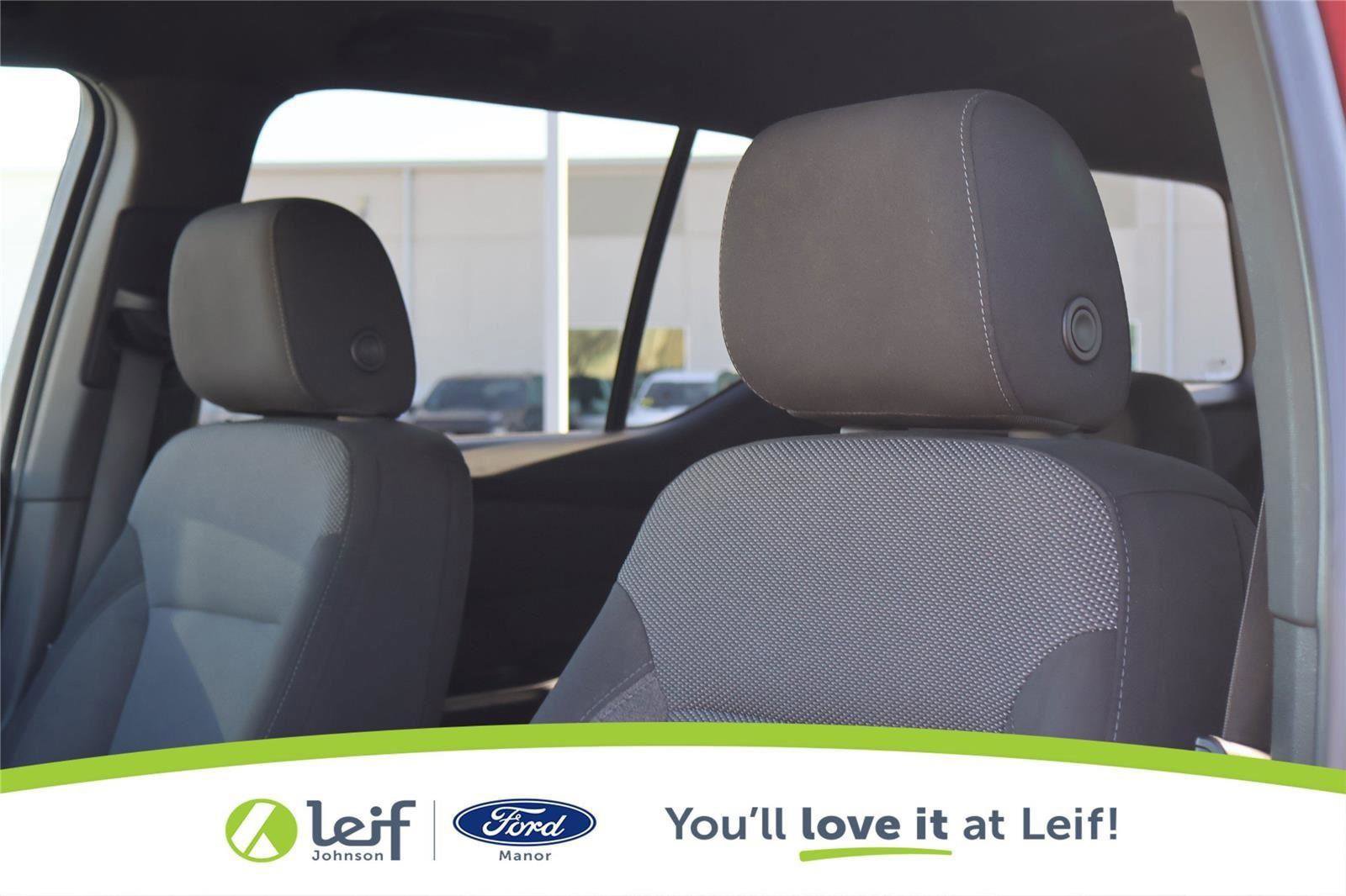 Used 2023 Chevrolet Traverse LT image 13