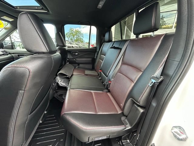 Used 2025 Honda Ridgeline Black Edition image 17