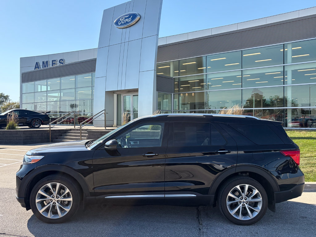 Certified 2021 Ford Explorer Platinum w/ Equipment Group 601A AWD/4WD image 3