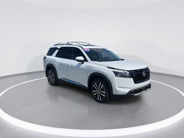 Used 2025 Nissan Pathfinder Platinum w/ Black Appearance Package image 7