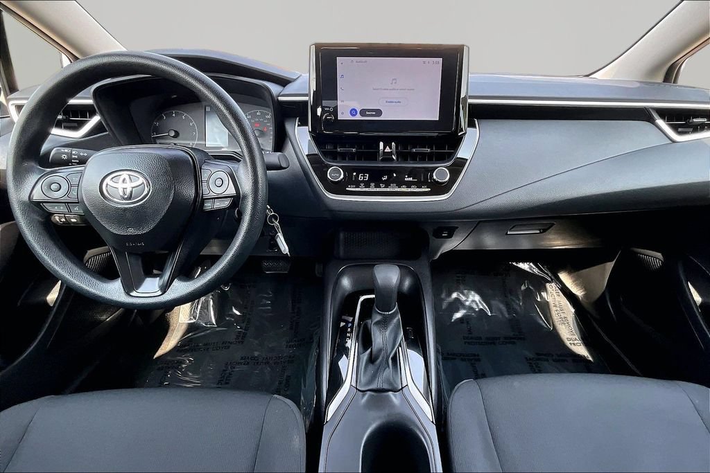 Used 2025 Toyota Corolla LE FWD image 16