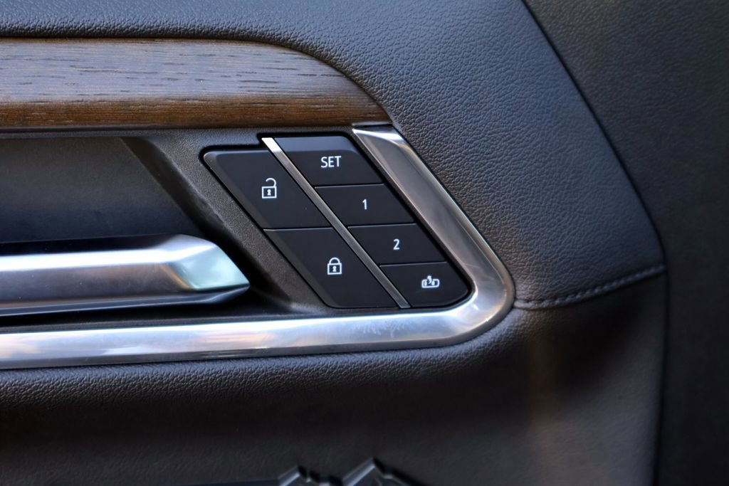 Used 2023 Chevrolet Silverado 1500 High Country w/ Technology Package image 34