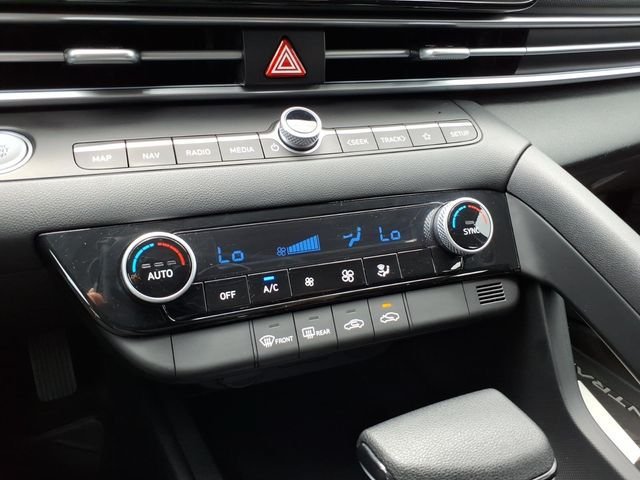 Used 2024 Hyundai Elantra SEL FWD image 25