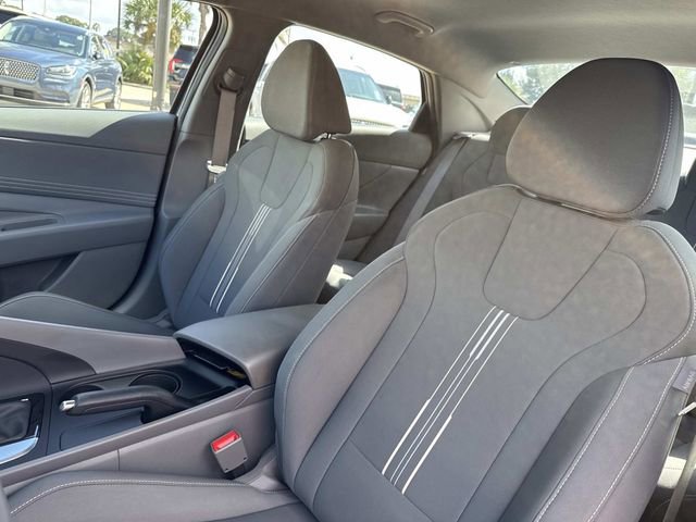 Used 2025 Hyundai Elantra Sport w/ Cargo Package image 17