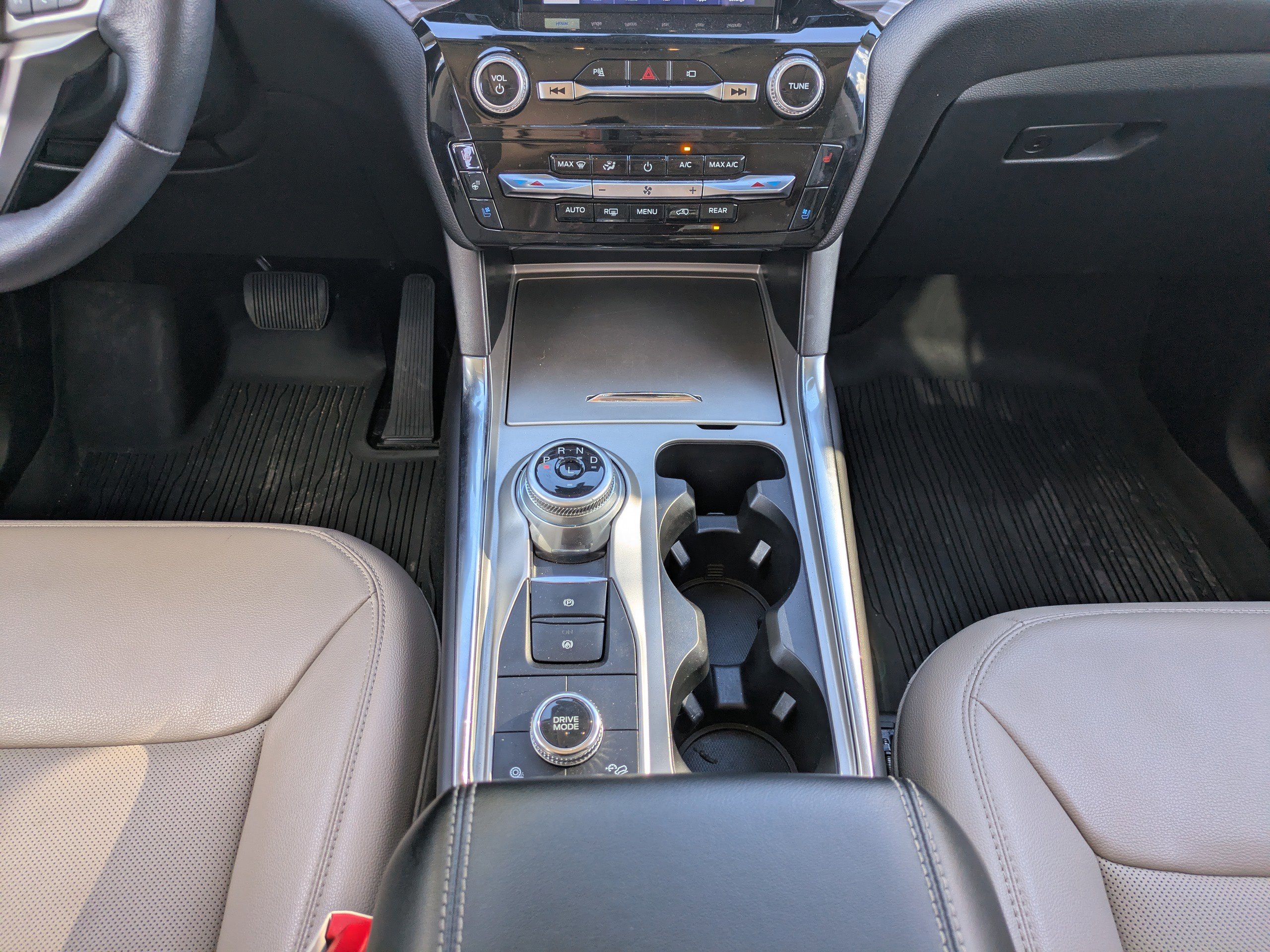 Certified 2023 Ford Explorer Limited w/ Limited Technology Package image 40