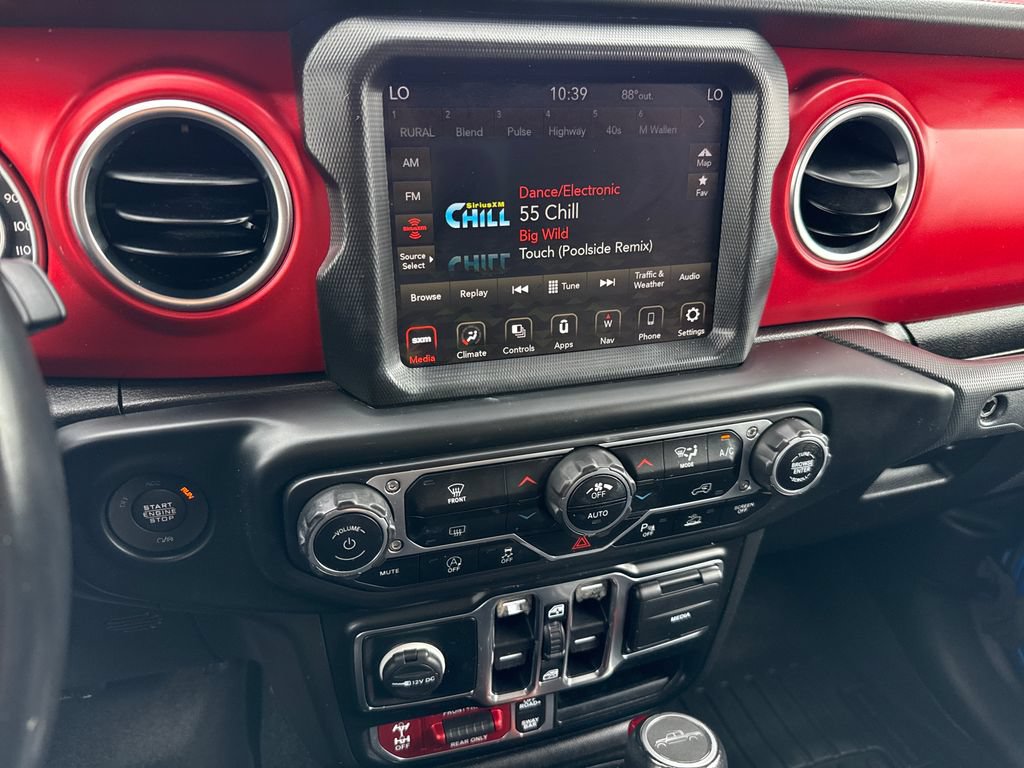 Used 2022 Jeep Gladiator Rubicon w/ LED Lighting Group AWD/4WD image 16