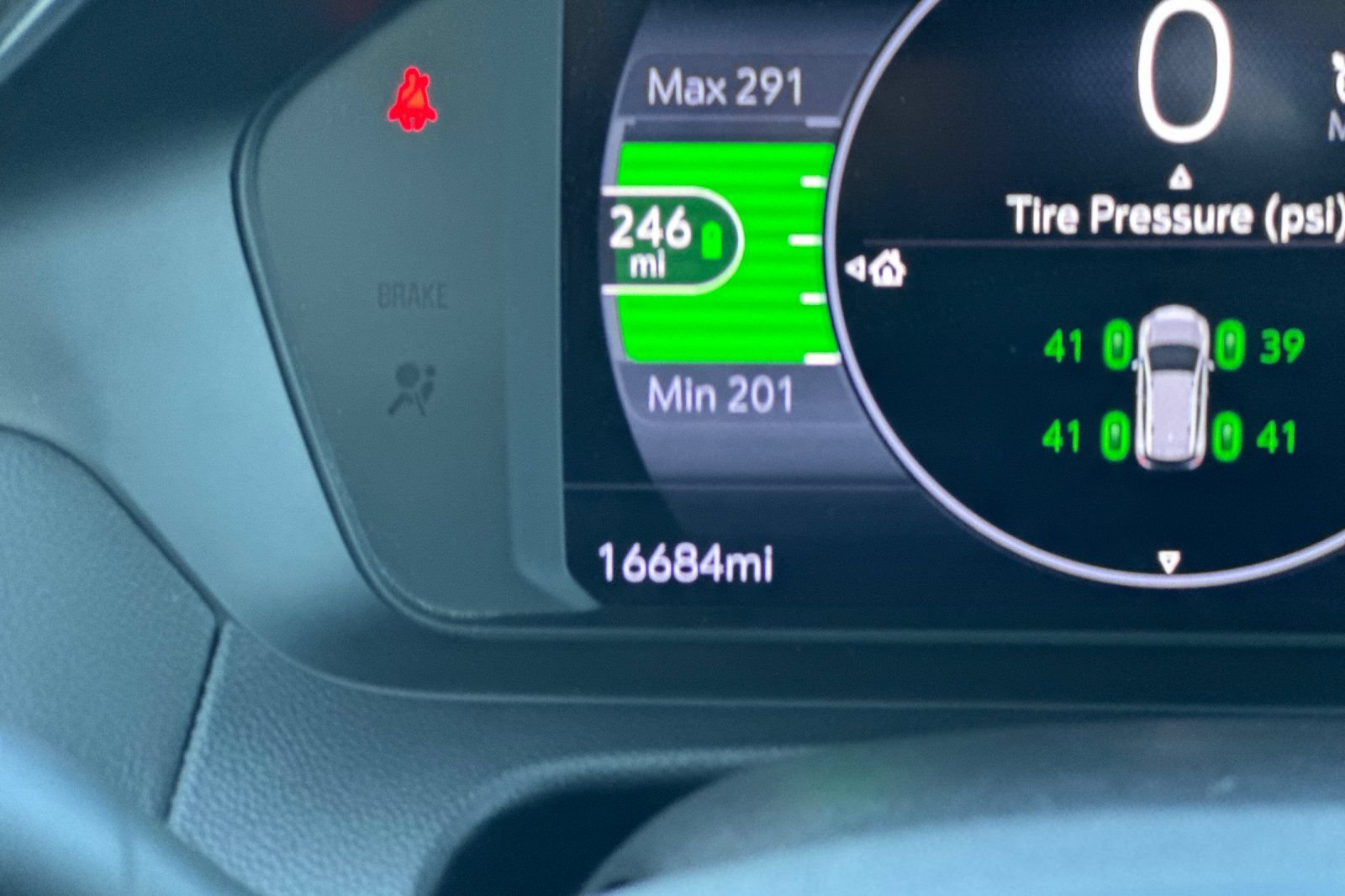 Used 2023 Chevrolet Bolt EUV LT w/ Convenience Package FWD image 24