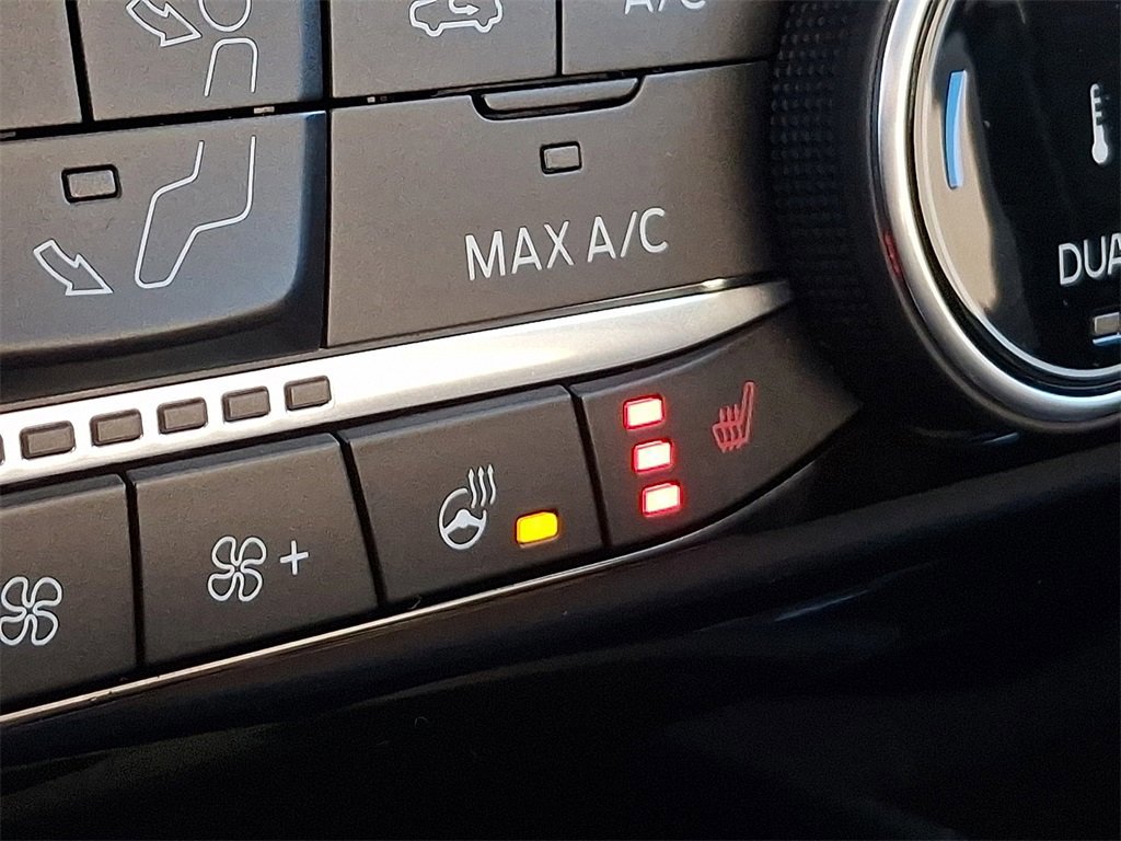 Certified 2022 Ford Escape SE w/ SE Sport Appearance Package image 26