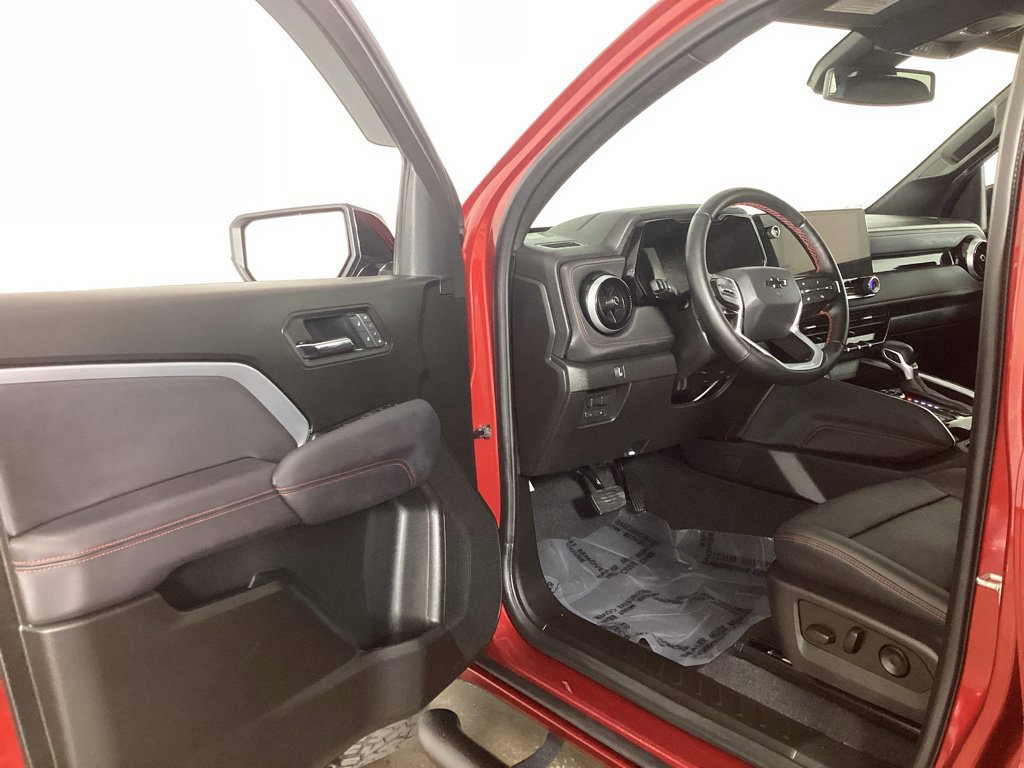 Used 2026 Chevrolet Colorado Z71 w/ Technology Package AWD/4WD image 9