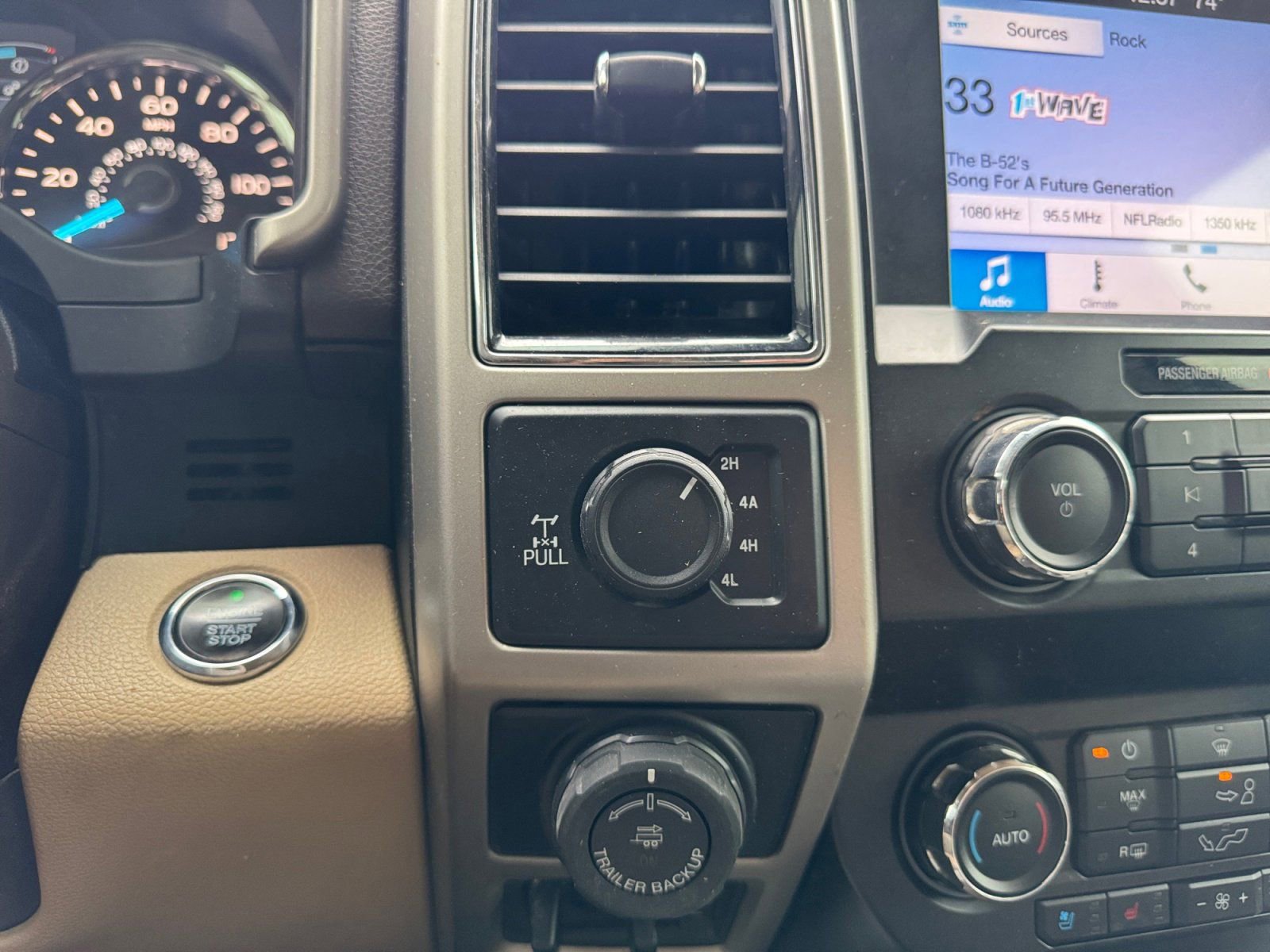Certified 2019 Ford F150 Lariat w/ Equipment Group 501A Mid AWD/4WD image 24