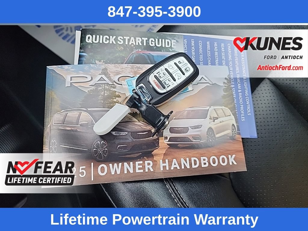 Used 2025 Chrysler Pacifica Select FWD image 25