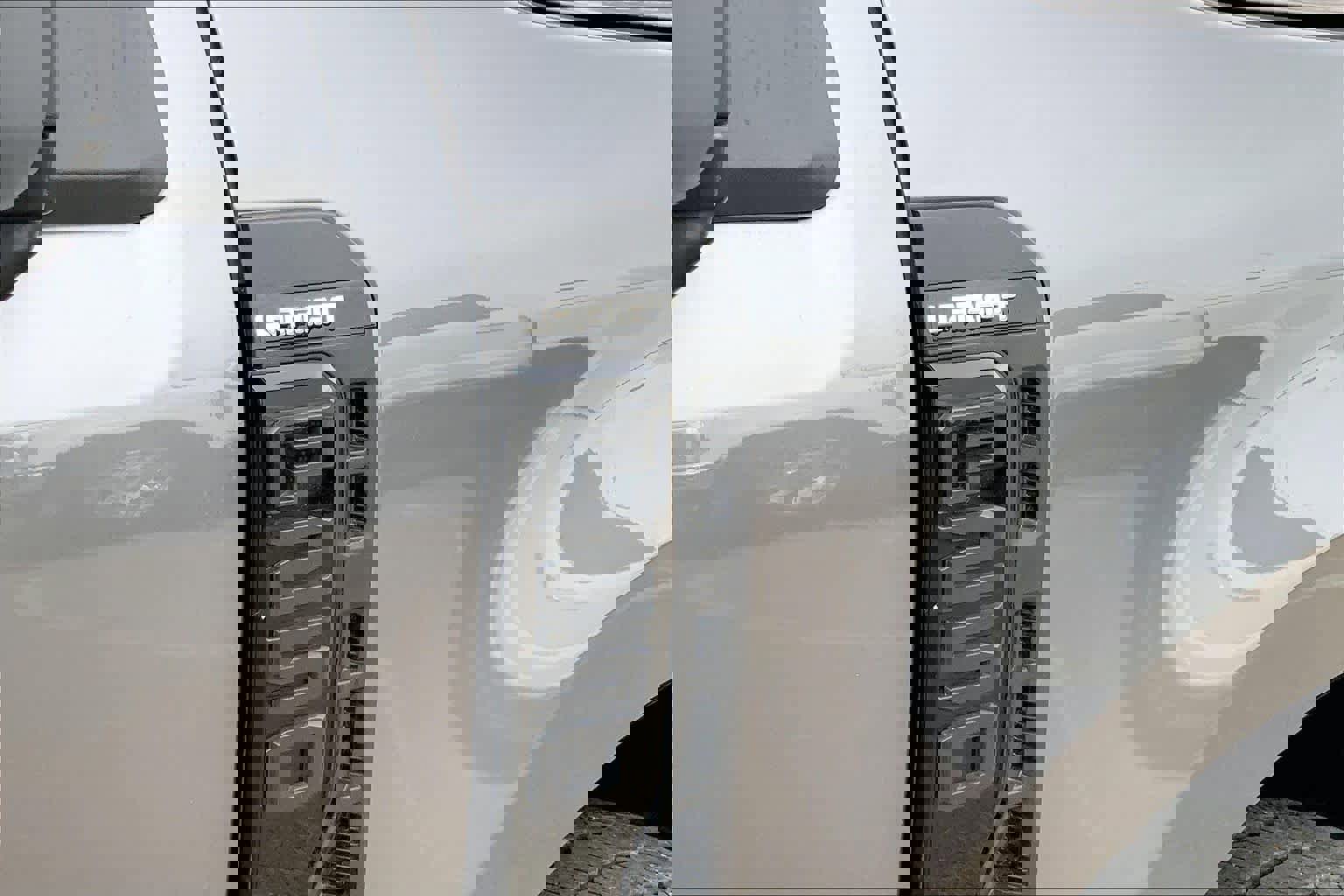 Certified 2023 Ford F250 Lariat w/ Sport Appearance Package image 9