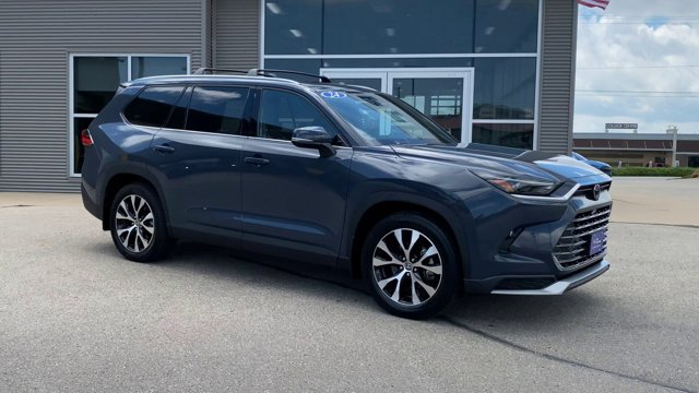 Used 2024 Toyota Grand Highlander AWD Hybrid image 3