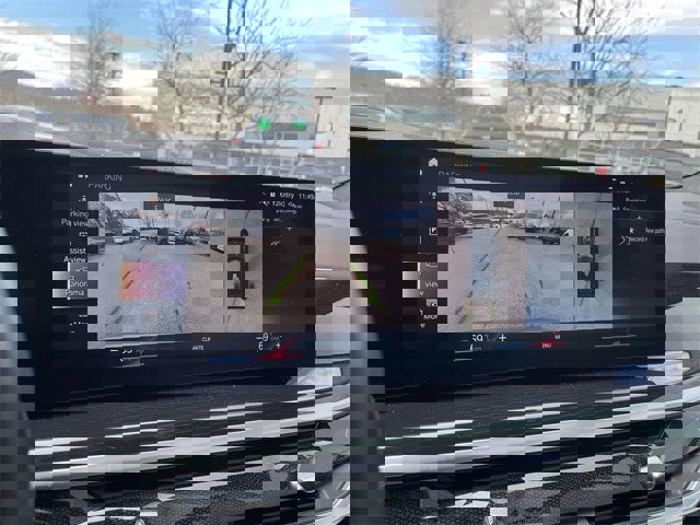 Used 2023 BMW X7 xDrive40i w/ M Sport Package image 31