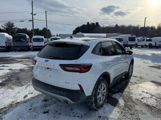 Certified 2025 Ford Escape Active w/ Cold Weather Package image 4