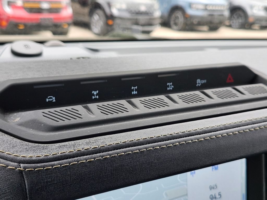 Certified 2025 Ford Bronco Badlands AWD/4WD image 24