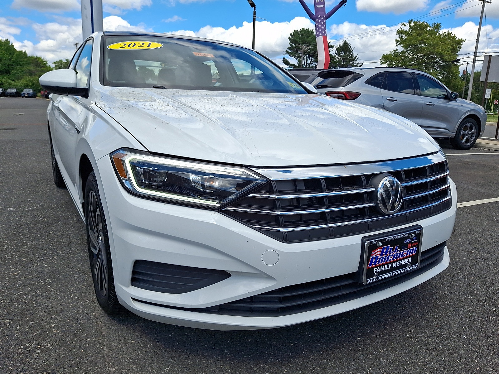 Used 2021 Volkswagen Jetta SEL FWD image 2