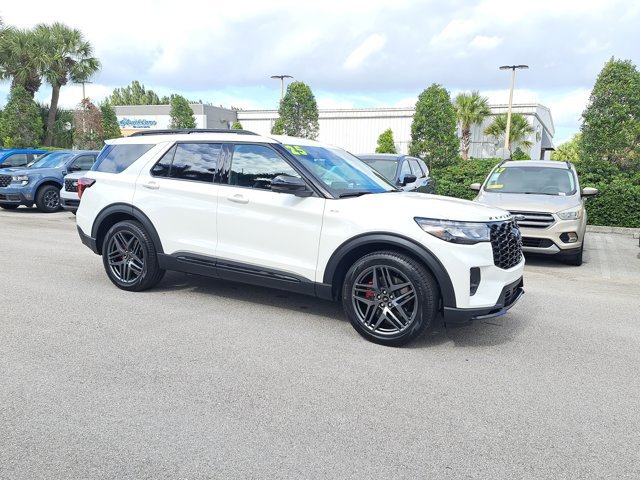 Certified 2025 Ford Explorer ST-Line w/ Premium Package image 31