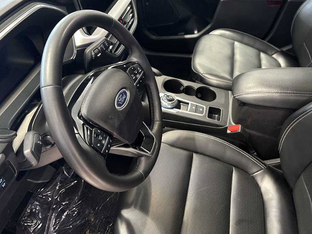 Certified 2025 Ford Escape Platinum image 19