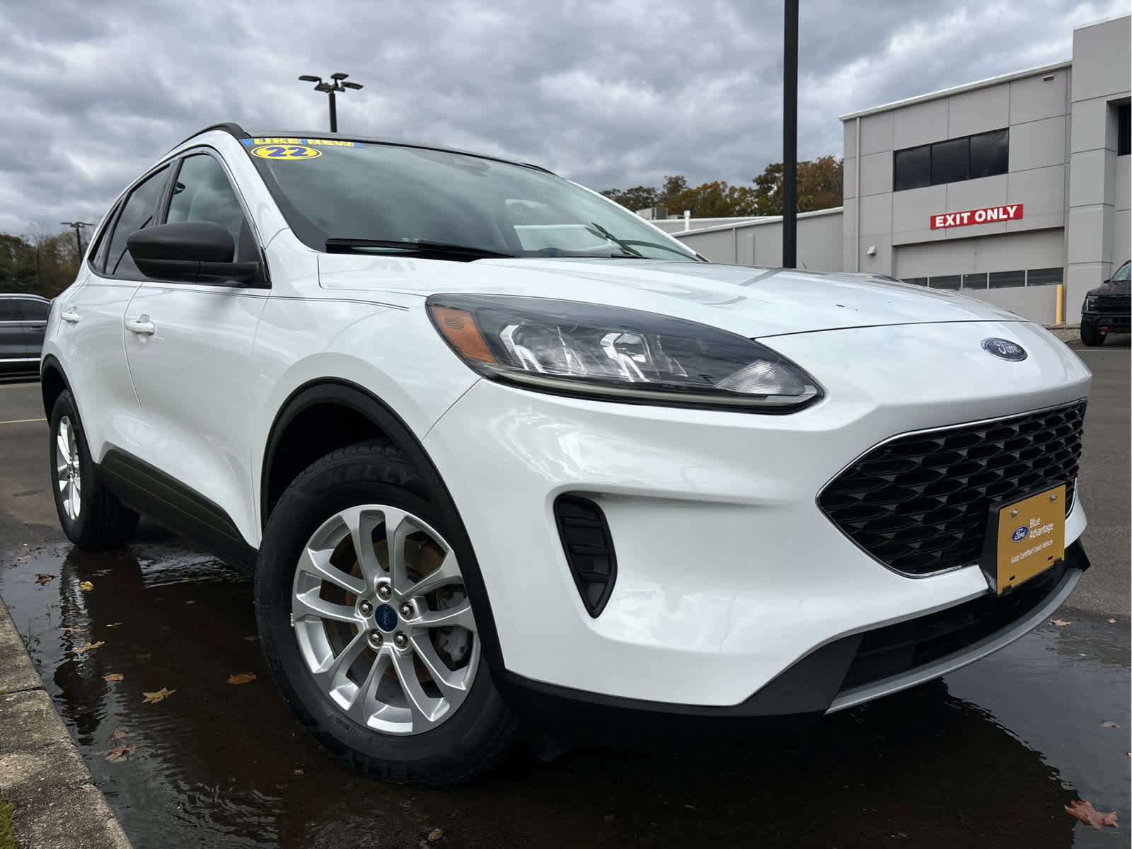 Certified 2022 Ford Escape SE w/ Convenience Package image 3