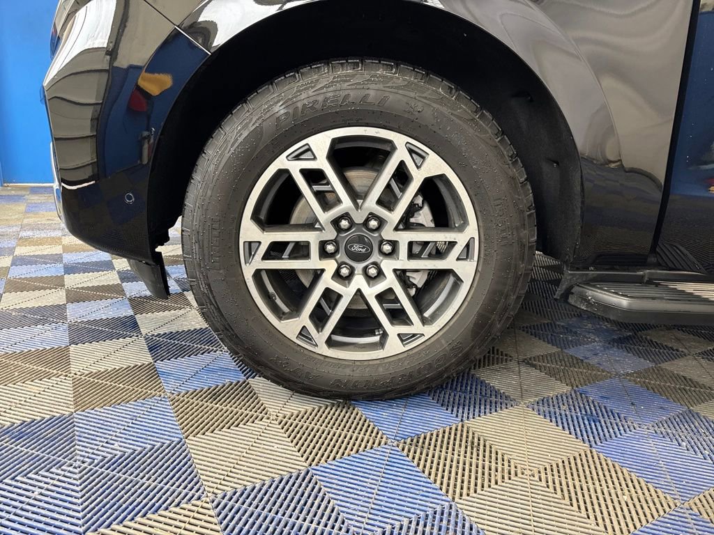 Certified 2025 Ford Expedition Active image 27