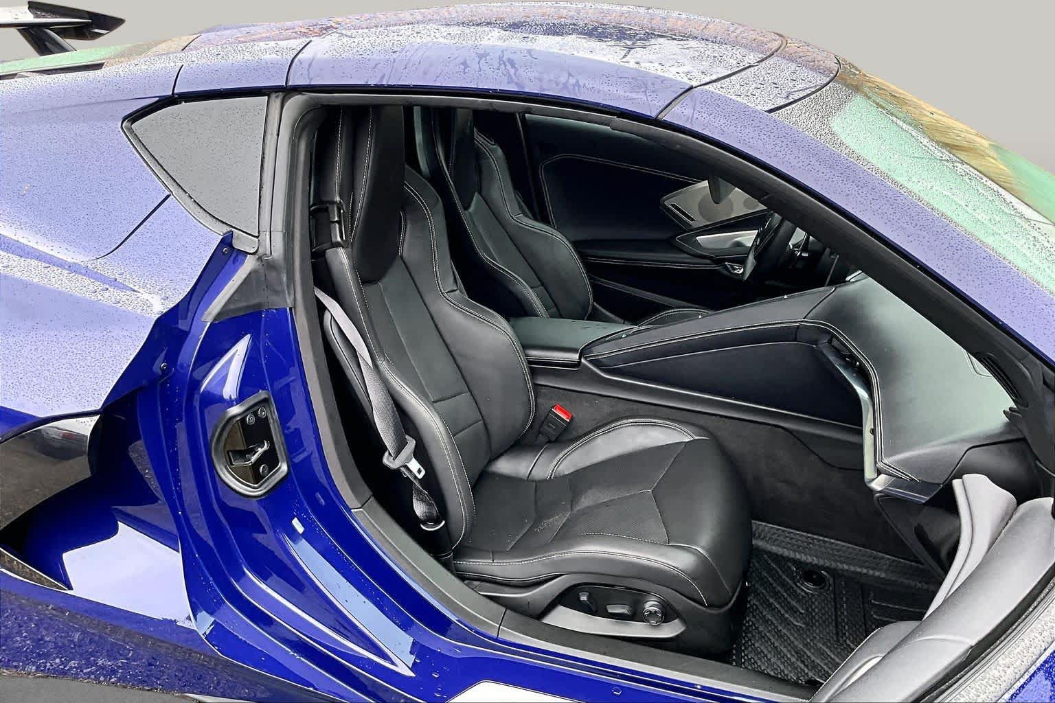 Used 2025 Chevrolet Corvette Stingray Preferred Cpe w/ 2LT RWD image 9