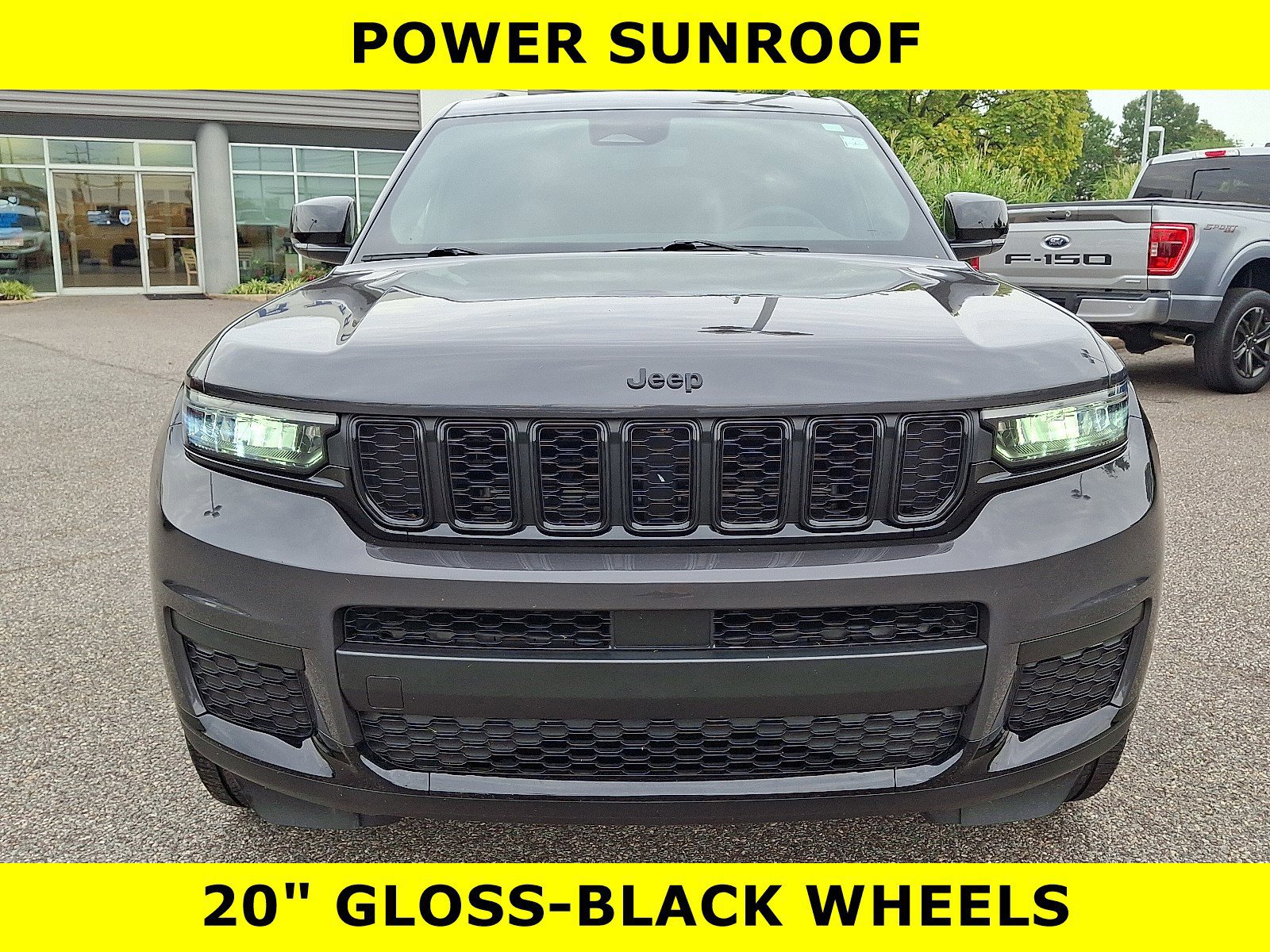 Used 2023 Jeep Grand Cherokee L Laredo image 12