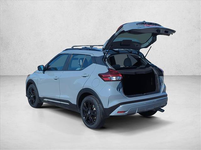 Used 2021 Nissan Kicks SR w/ SR Premium Package FWD image 8