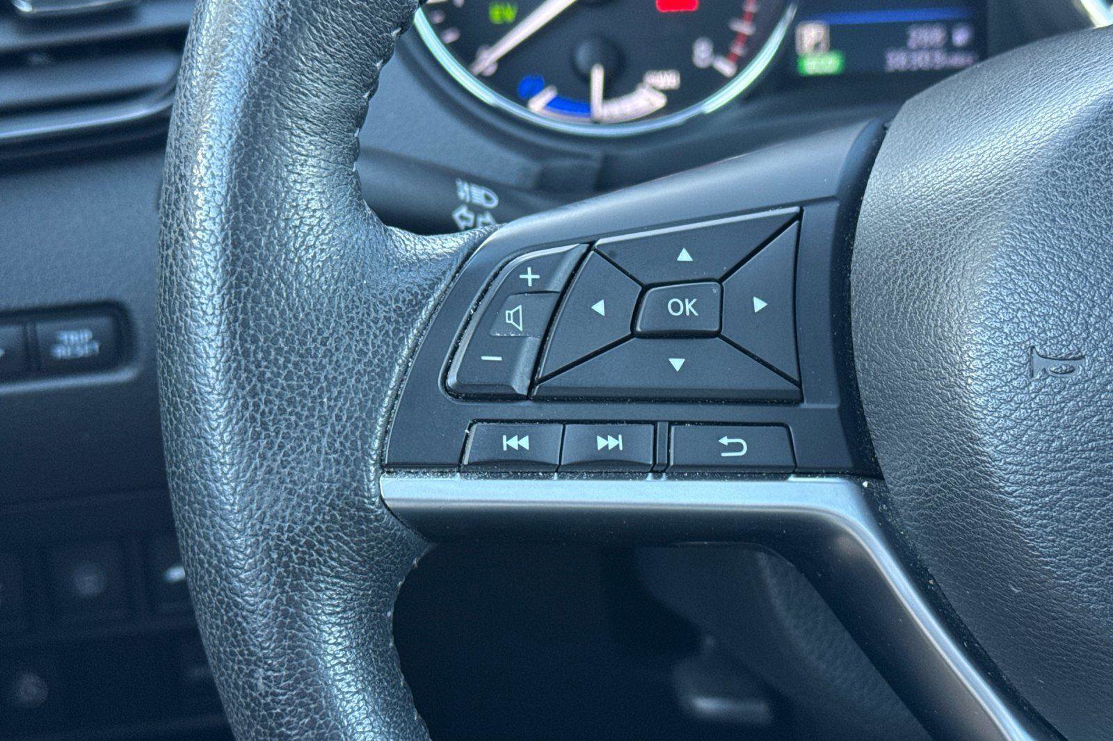 Used 2019 Nissan Rogue SV w/ Premium Package image 20