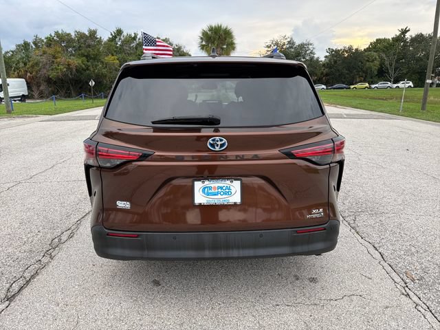 Used 2022 Toyota Sienna XLE FWD image 6