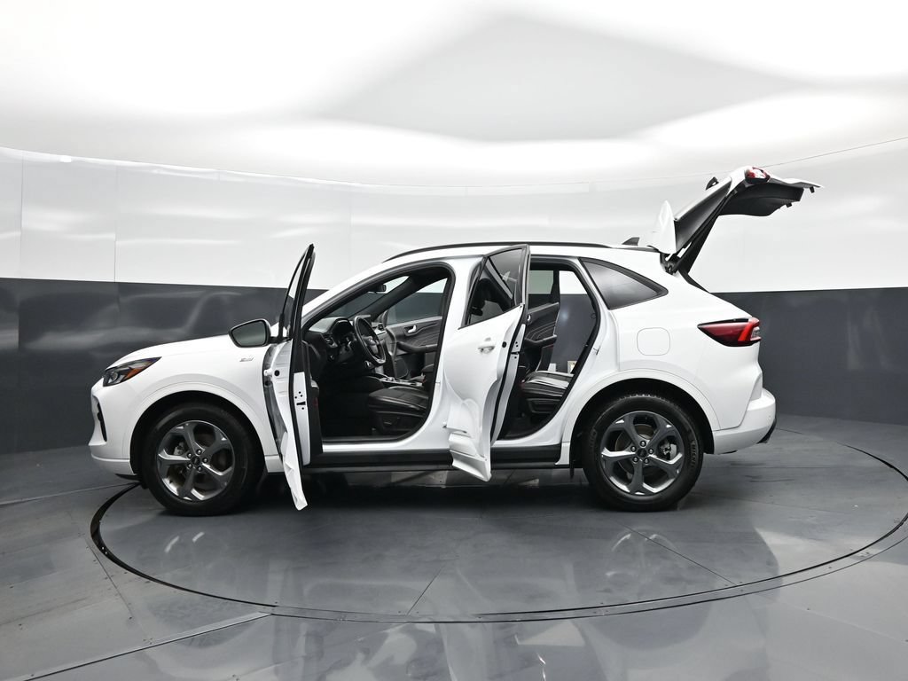 Certified 2023 Ford Escape ST-Line w/ Tech Pack #1 AWD/4WD image 34