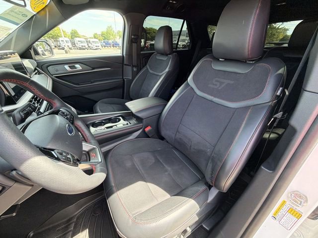 Certified 2025 Ford Explorer ST AWD/4WD image 12