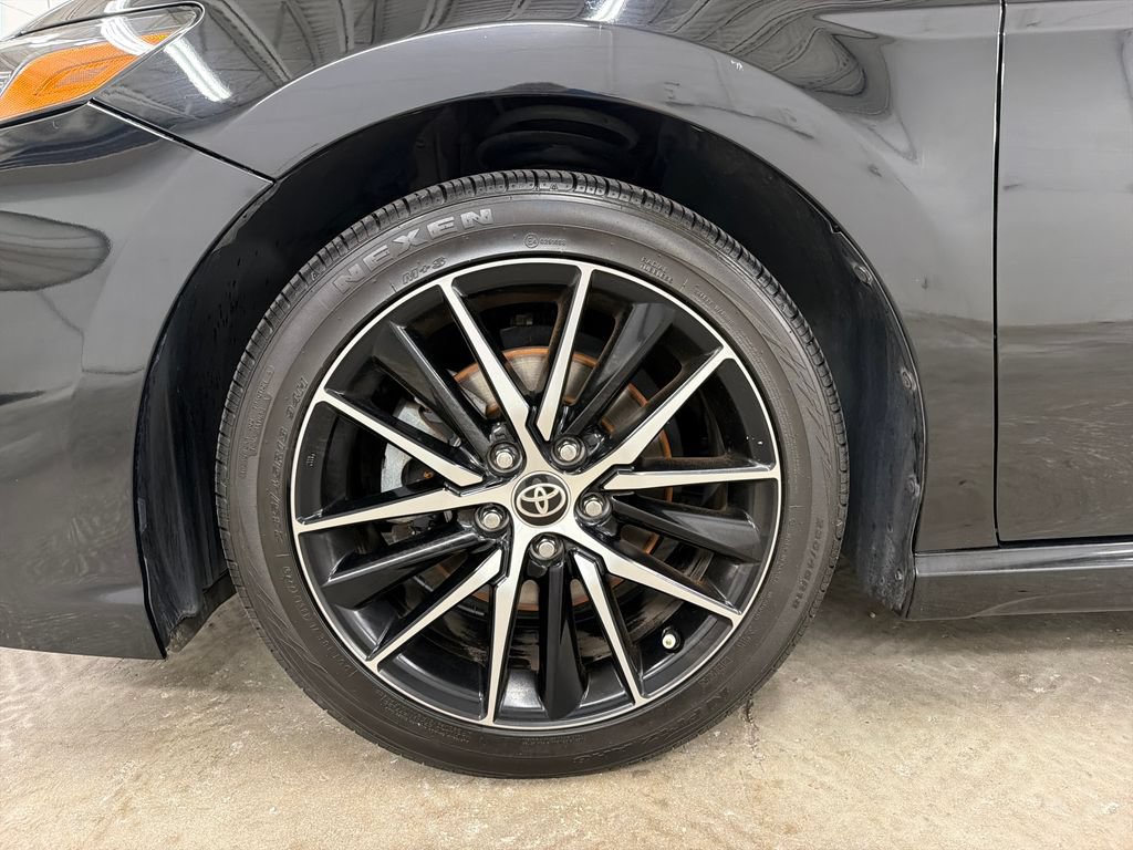 Used 2022 Toyota Camry SE FWD image 13