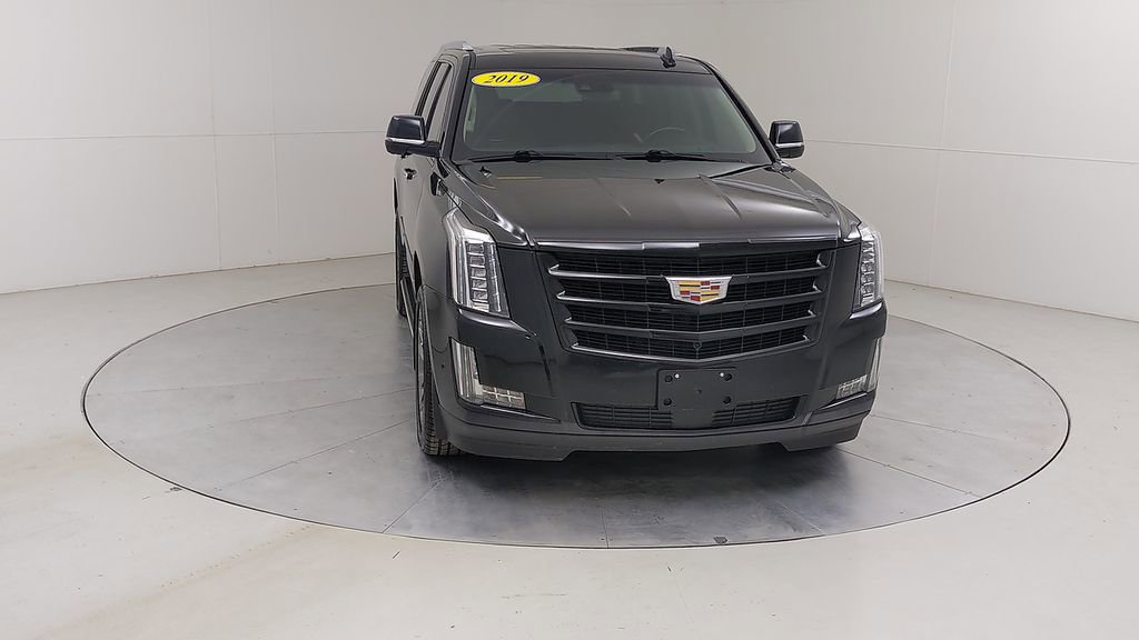 Used 2019 Cadillac Escalade Premium Luxury w/ Escalade Sport Edition AWD/4WD image 11