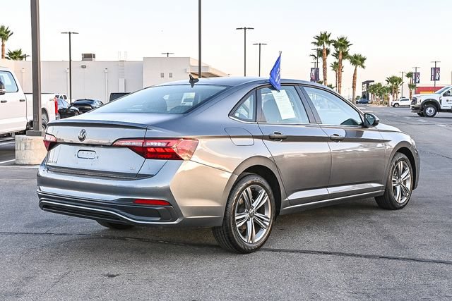 Used 2024 Volkswagen Jetta SE FWD image 9