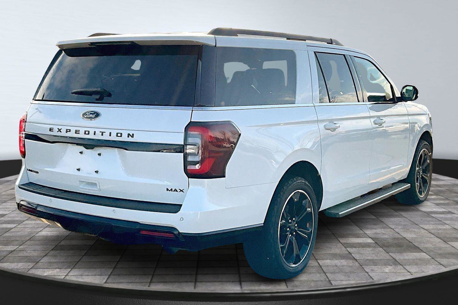 Certified 2022 Ford Expedition Max Limited image 5