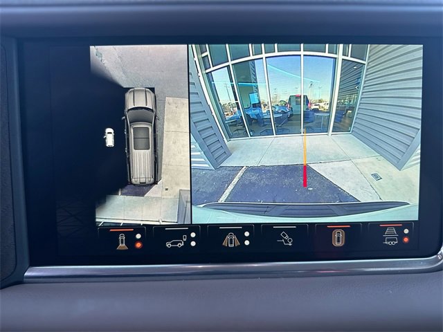 Used 2024 GMC Yukon XL Denali w/ Advanced Technology Package image 18