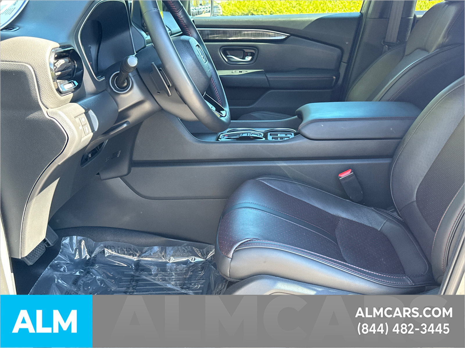 Used 2025 Honda Pilot Black Edition image 10
