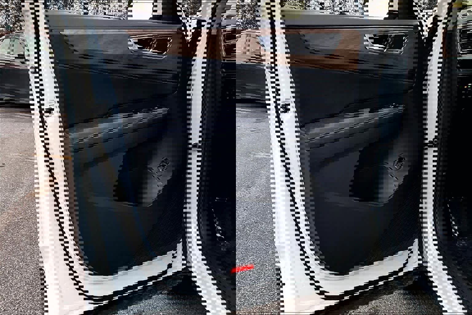 Used 2025 Volkswagen Atlas SE image 20