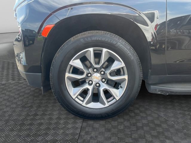 Used 2024 Chevrolet Suburban LT AWD/4WD image 15