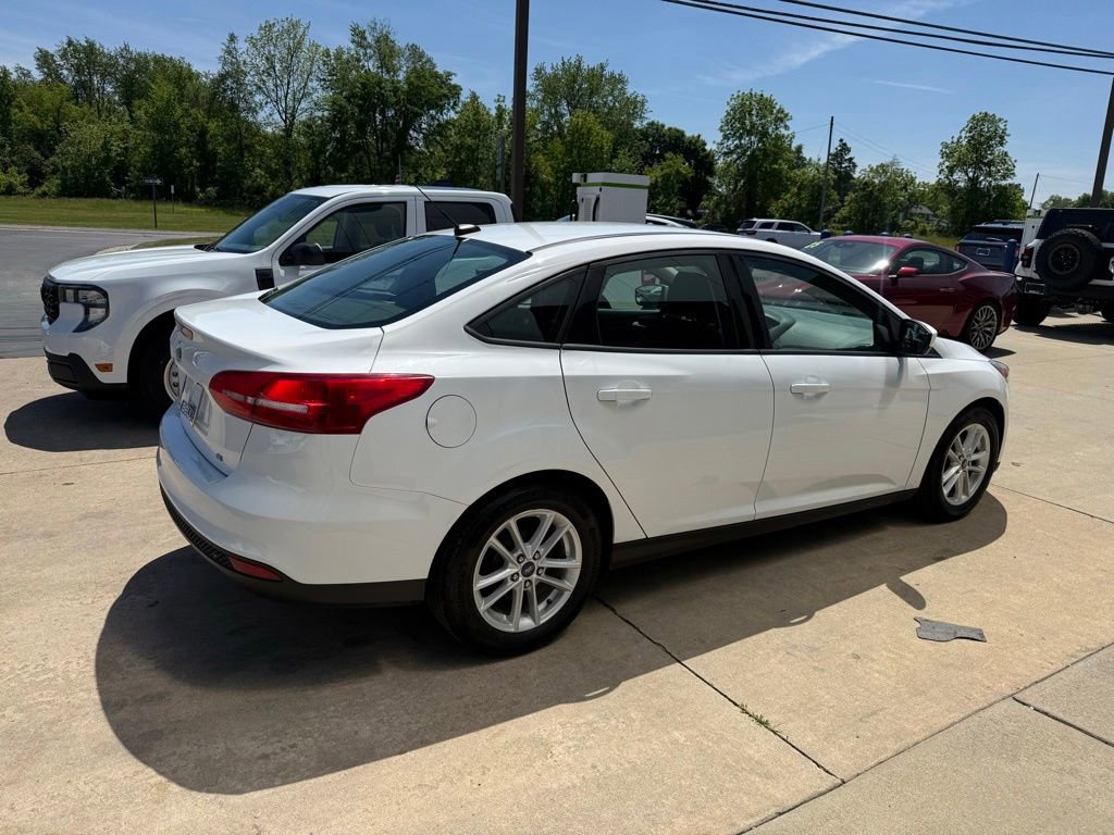 Certified 2018 Ford Focus SE FWD image 17