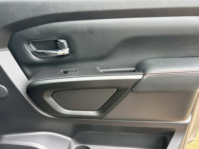 Used 2022 Nissan Titan PRO-4X w/ Pro-4x Convenience Package AWD/4WD image 19